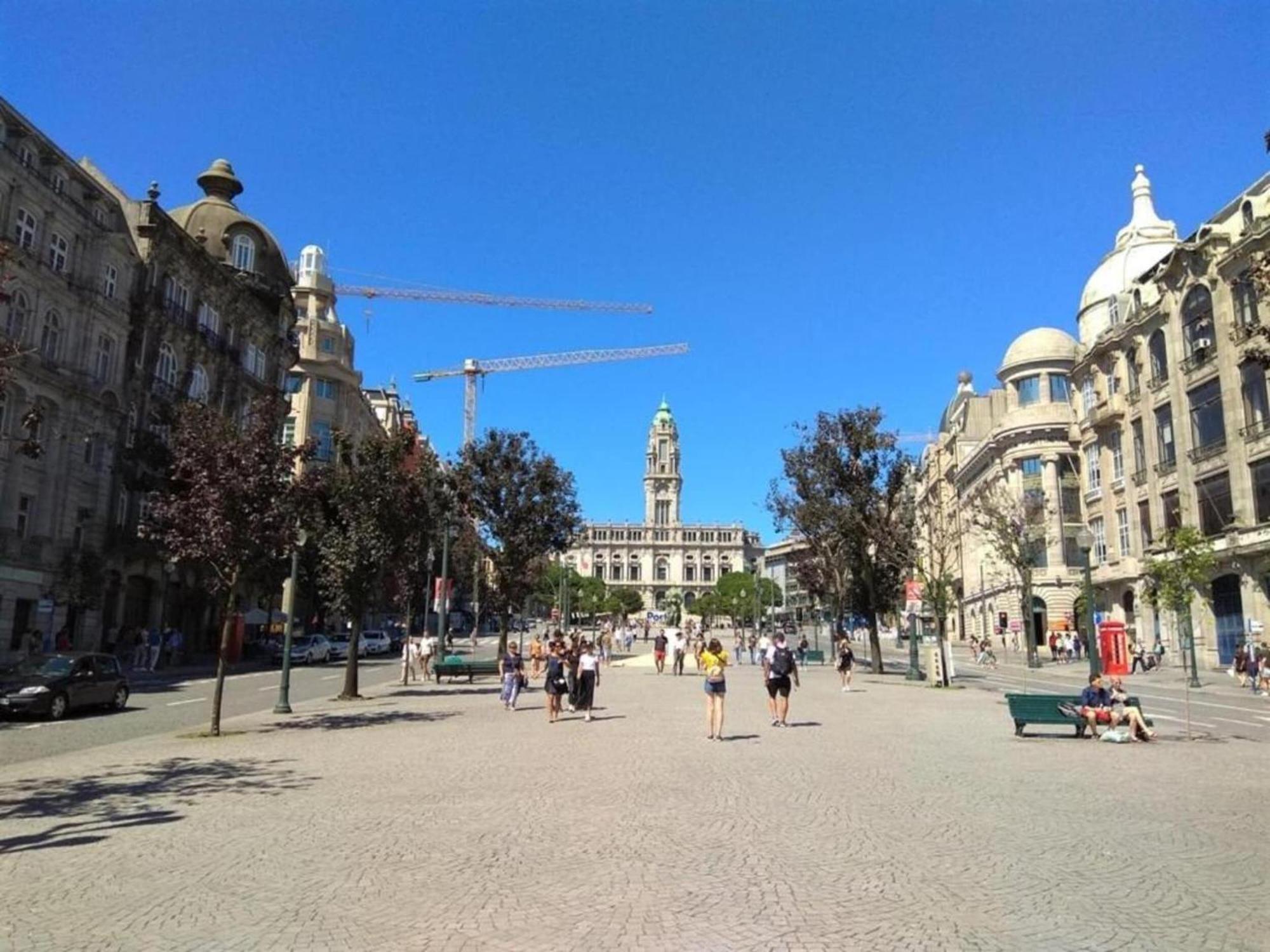 Charming 1-bedroom In Apartment Porto
