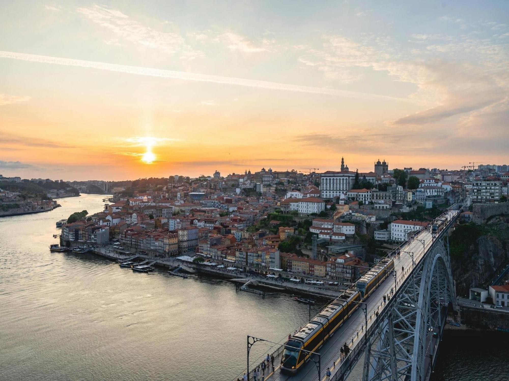 Charming 1-bedroom In Apartment Porto